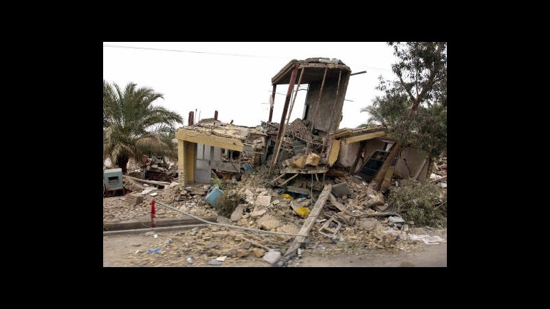 Sisma in Iran, 180 morti e 1.350 feriti: 6 villaggi rasi al suolo