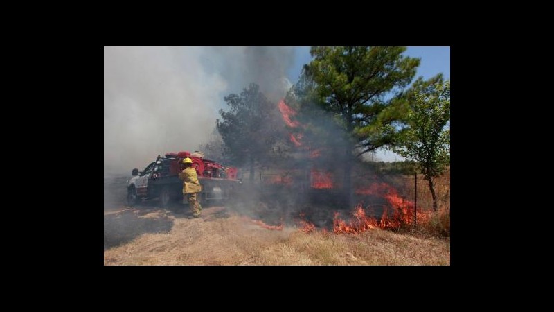 Incendi, 20 roghi nel Lazio: Protezione civile al lavoro