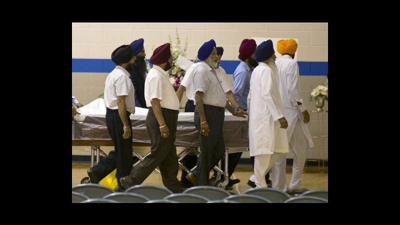 Usa, iniziata cerimonia in memoria vittime di sparatoria a tempio sikh
