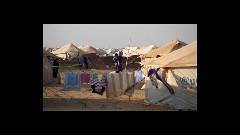 Siria, 2.400 rifugiati arrivati in Turchia nella notte