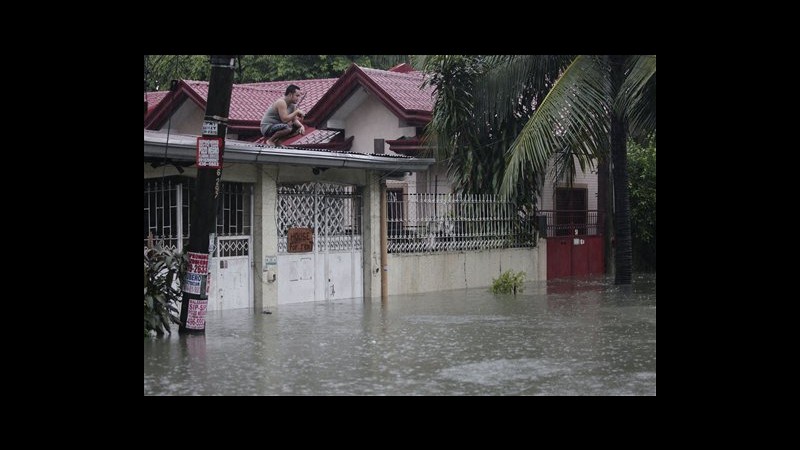Filippine, frana in sobborgo Manila: 8 morti, tra cui 4 bambini