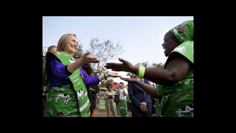 Sudafrica, Hillary Clinton visita Nelson Mandela nel villaggio Qunu