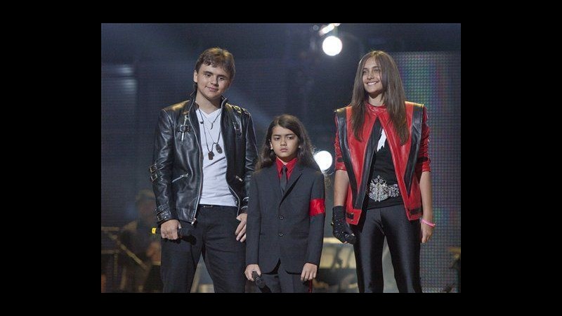 Michael Jackson, fratelli: Esecutori volontà danneggiano famiglia