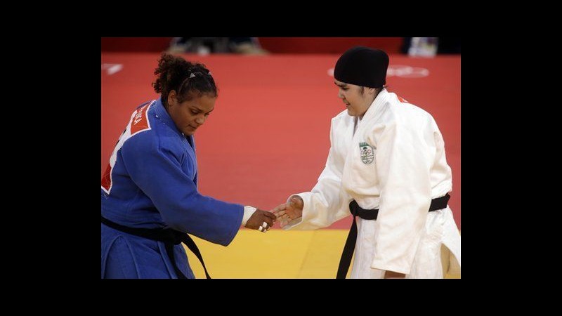 Londra 2012, subito eliminata judoka saudita in gara con il velo