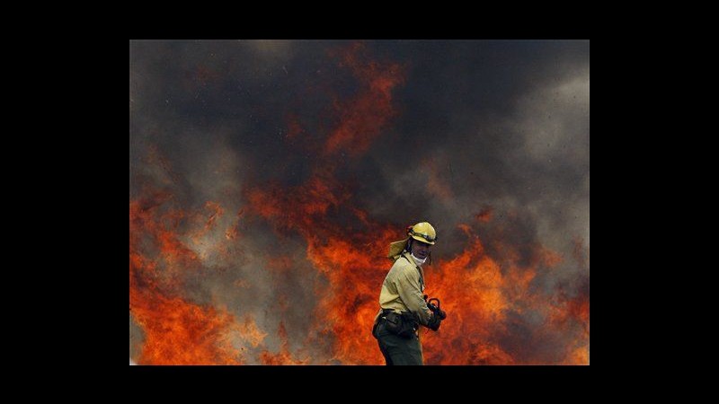 Spagna, incendio divampa vicino a Marbella: un morto e 2 ustionati
