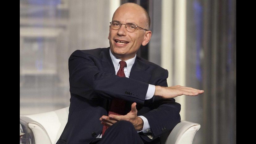 Governo, Letta respinge dimissioni dei ministri Pdl. Pronto ad affrontare il Parlamento