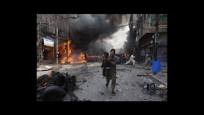Pakistan, nuovo attacco a Peshawar: 37 vittime e 70 feriti