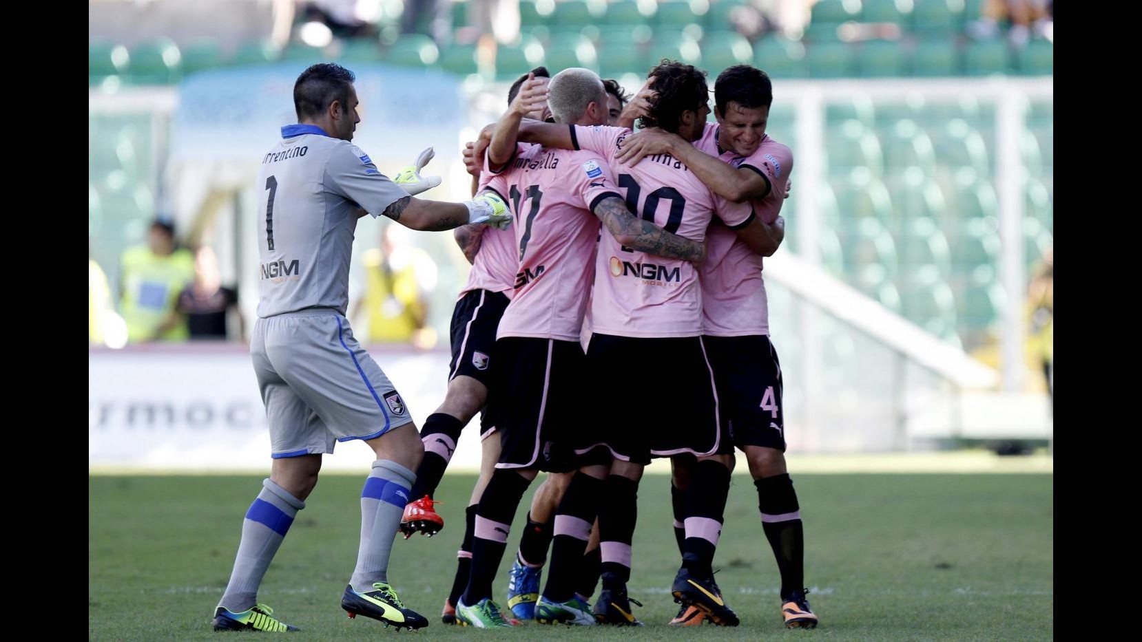 Serie B, il Lanciano vola in testa. Vincono Palermo e Siena, ko Reggina e Brescia