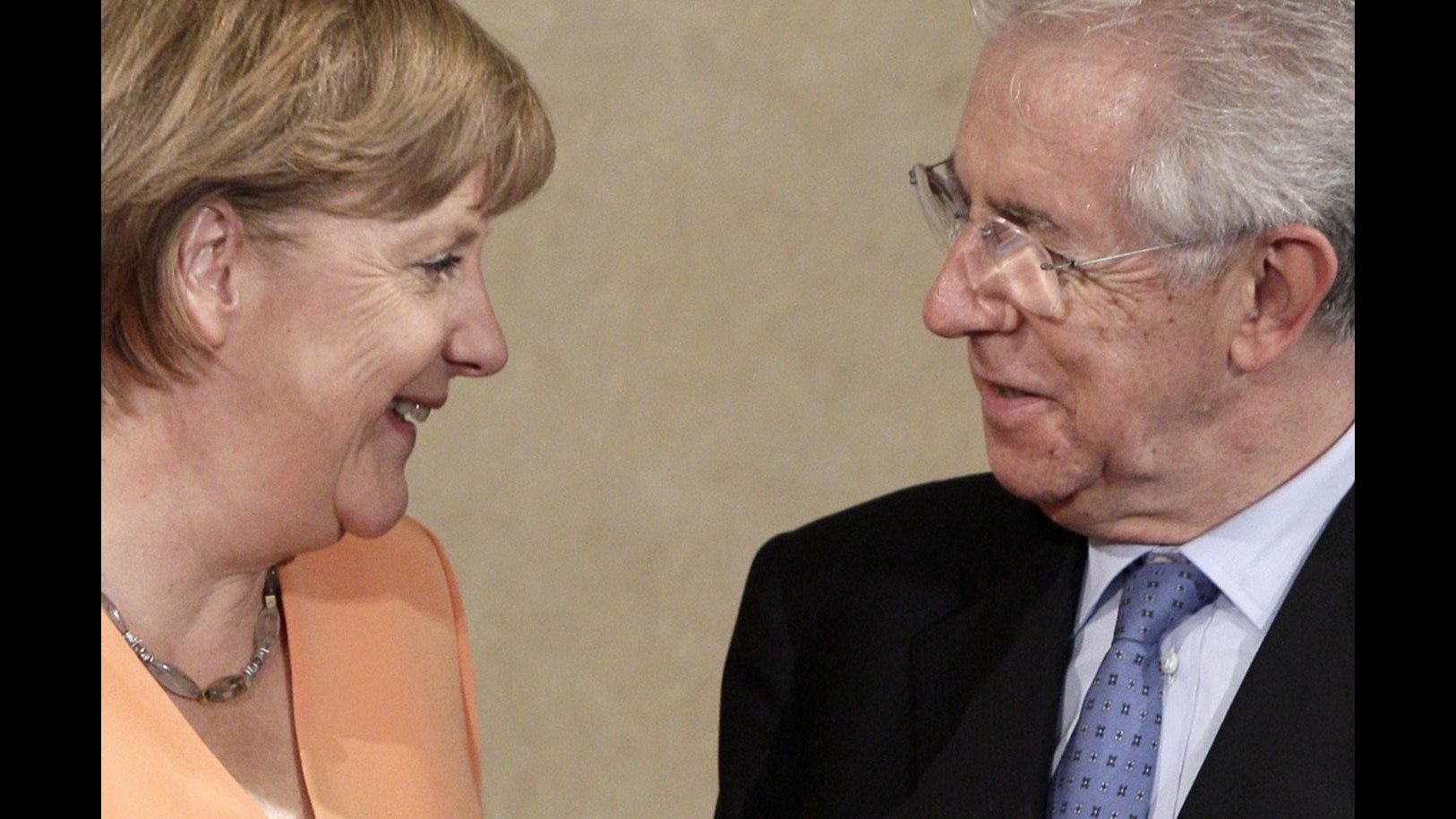 Merkel a Monti: Bene Italia, impressionata da agenda riforme