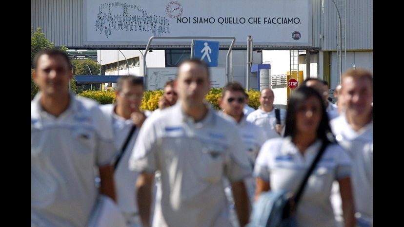 Crisi, protesta cassintegrati Napoli e Pomigliano: Urgente incontro con ministro Lavoro