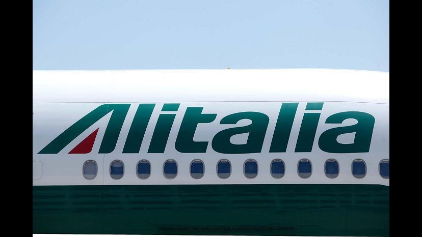 Alitalia, aumento capitale da 100 mln: rosso peggiora in I semestre