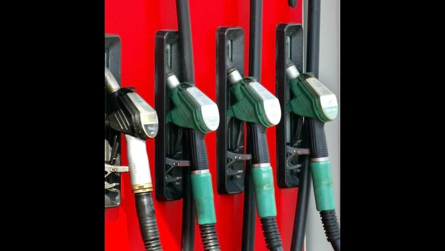 Carburanti, in Francia taglio prezzo fino a 6 centesimi