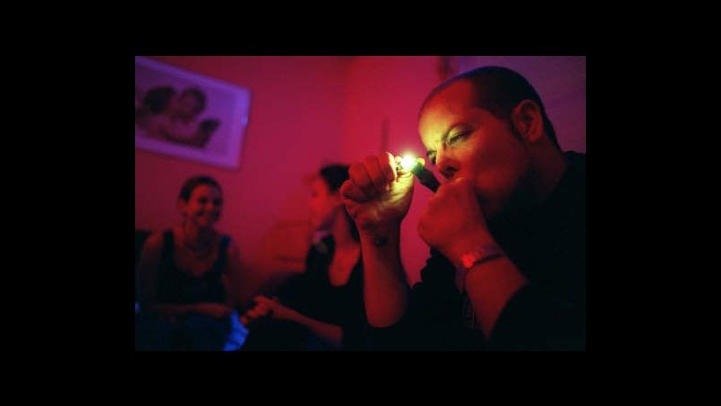 Studio Usa: Fumare marijuana in adolescenza riduce l’intelligenza