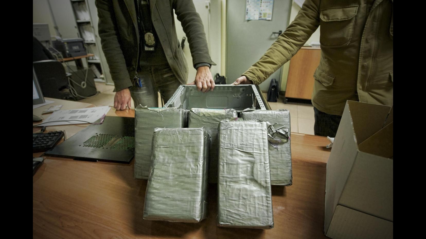 Roma, sgominata banda di traffico droga: tra gli arrestati c’è Diabolik, capo ultrà della Lazio
