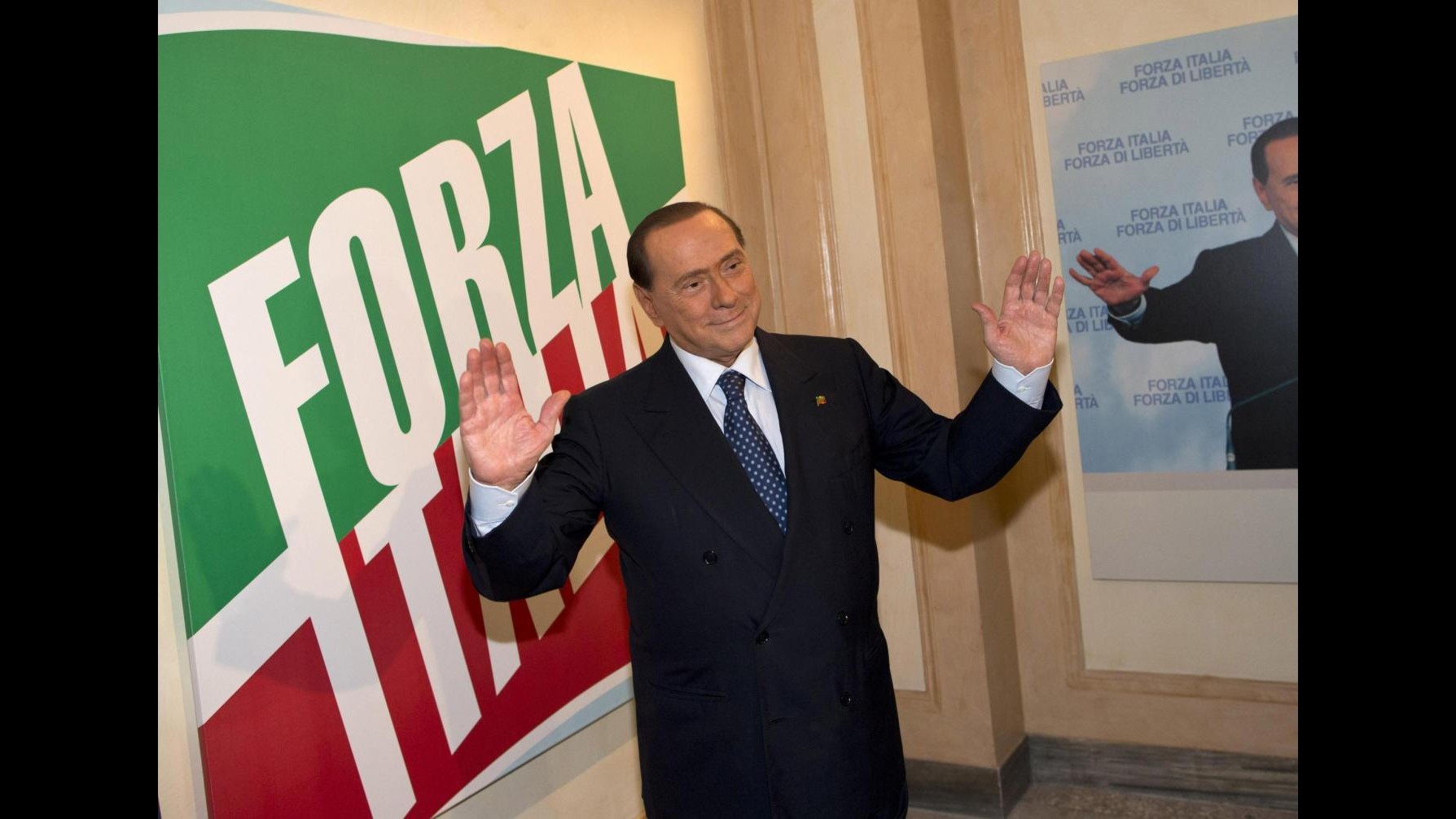 Berlusconi frena offensiva mediatica ma mantiene priorità economia