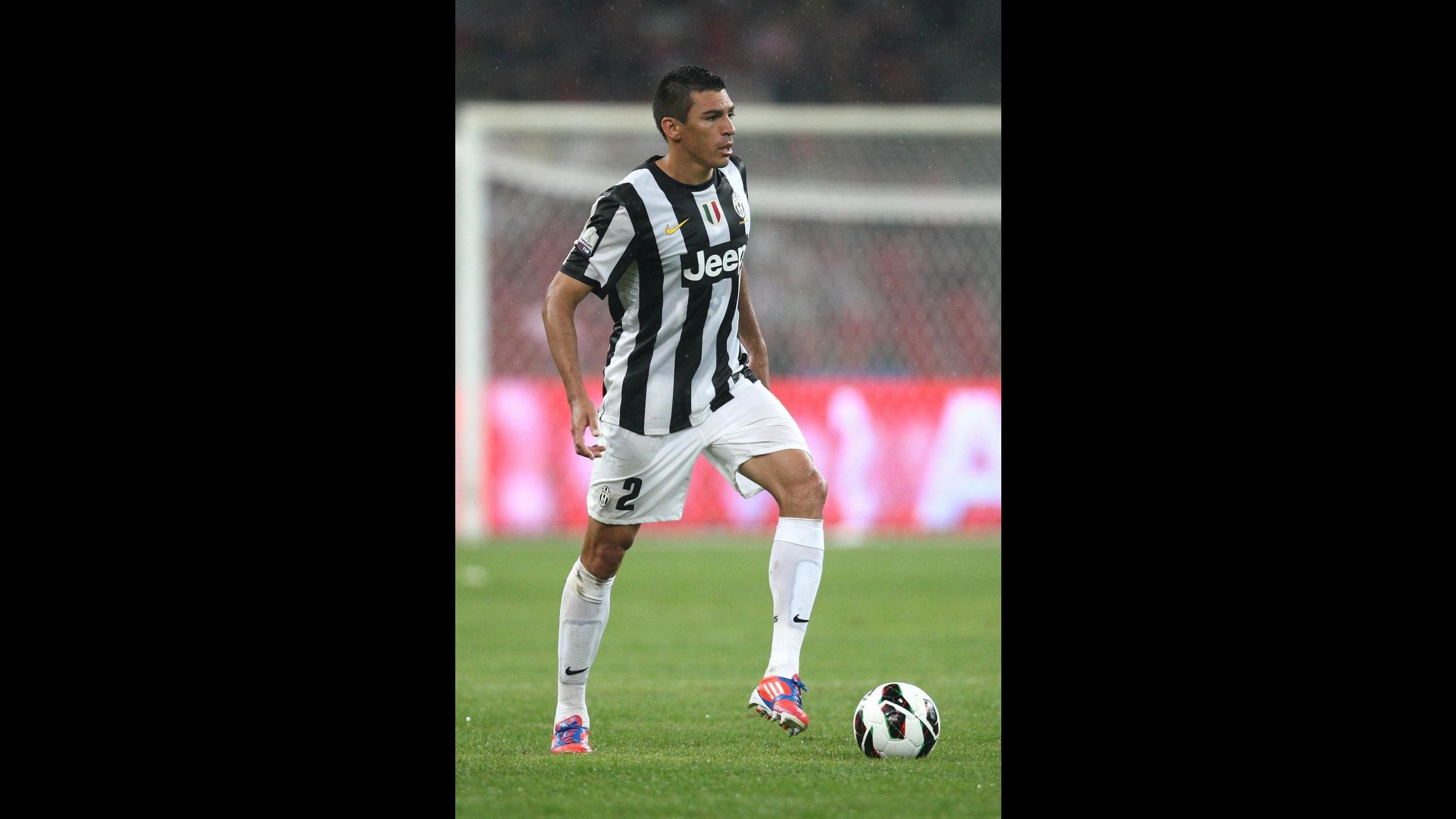 Juventus, lesione legamenti caviglia per Lucio: rischia stop 3-4 mesi