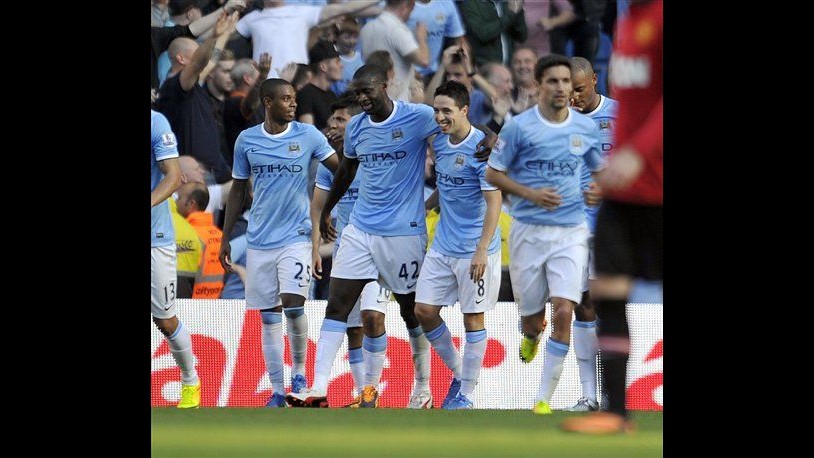 Premier League, City travolge 4-1 United. Tottenham e Arsenal in testa