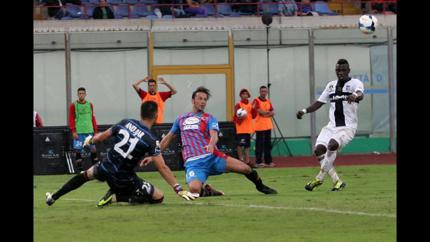 Catania e Parma non si fanno male: 0-0 al Massimino