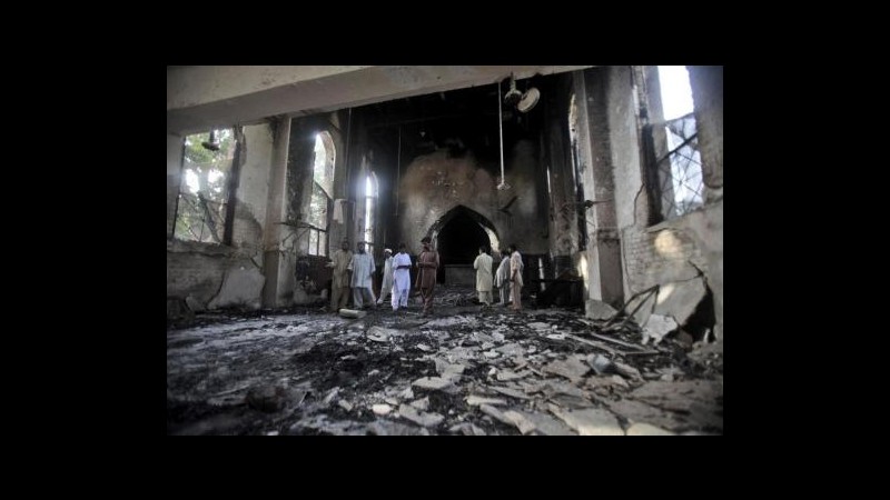 Pakistan, attentato in chiesa a Peshawar: 60 morti, 120 feriti