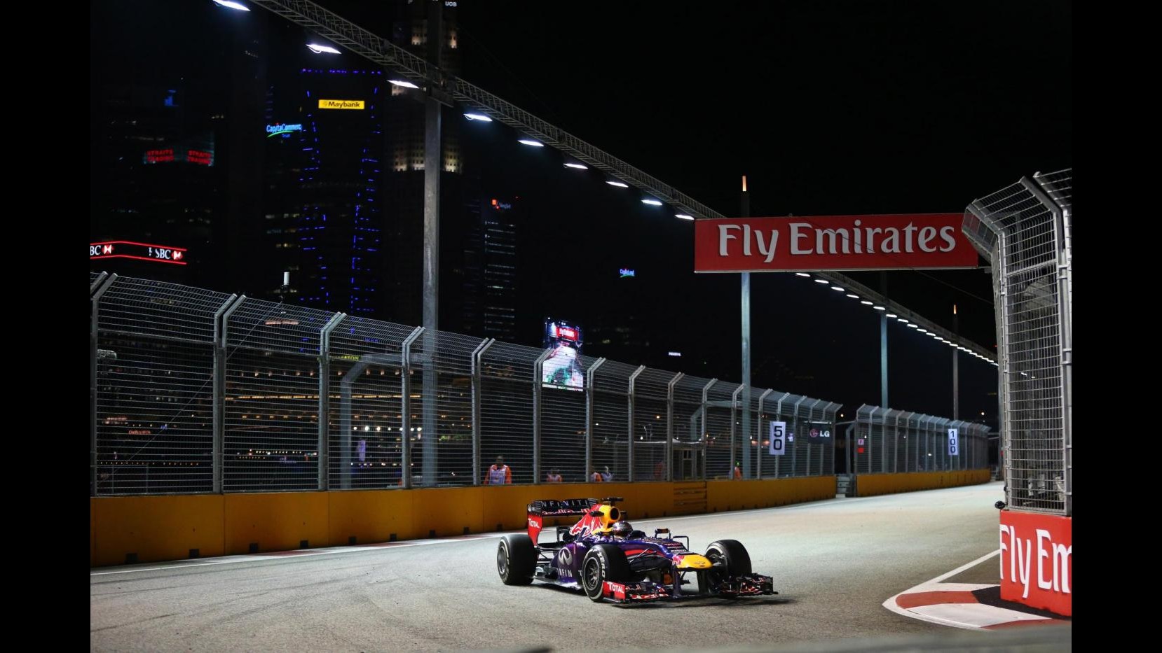 F1, Gp Singapore: Vettel al comando in terze libere, Alonso 6°