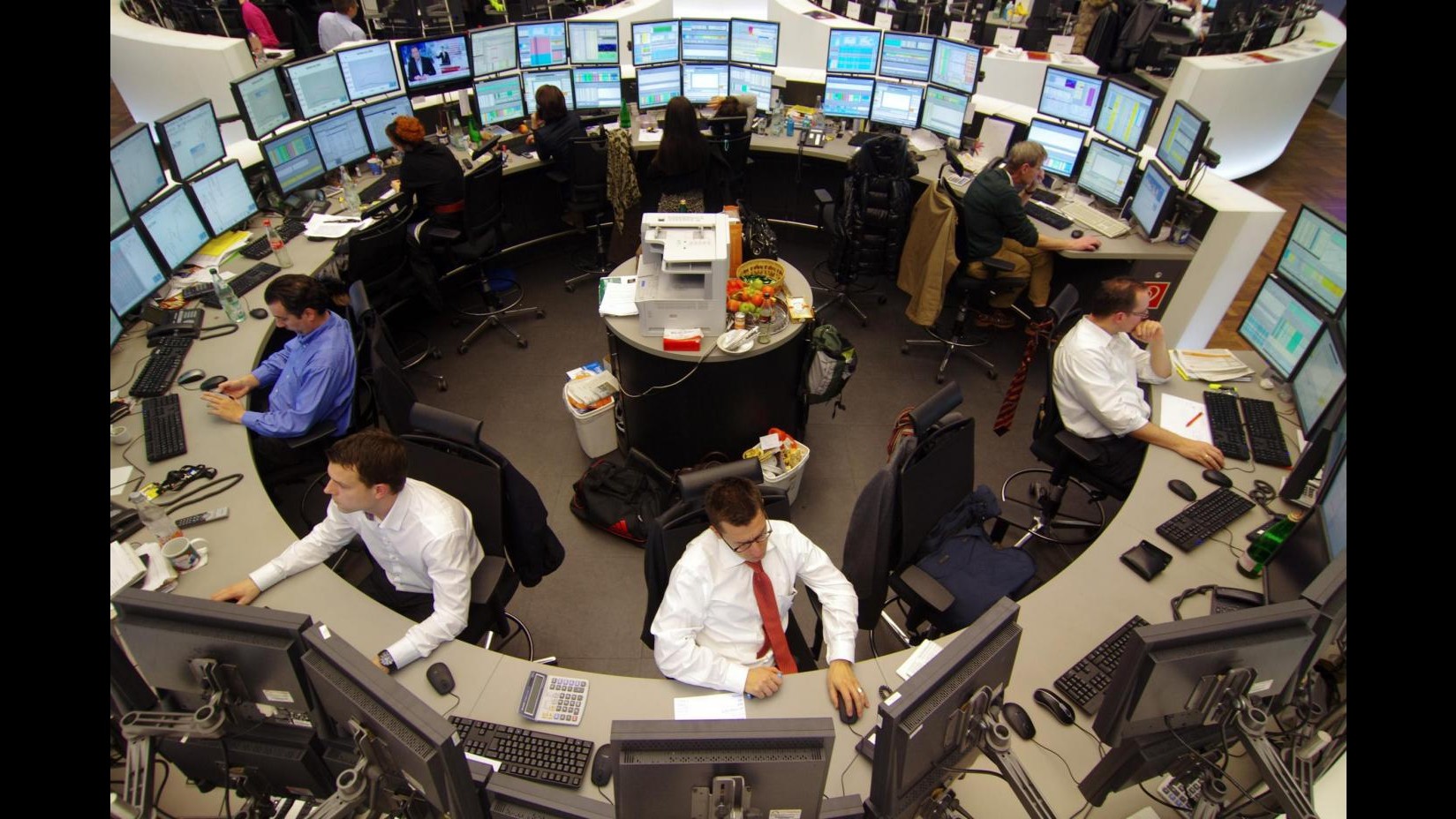 Borsa, spread Btp-Bund in crescita a 423 punti