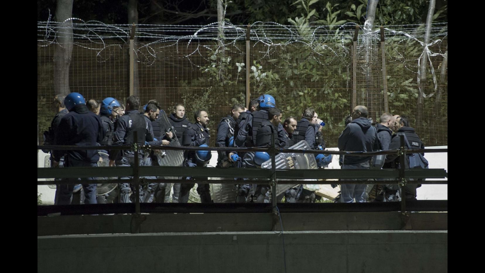 Tav, altri 200 militari in Valle. Nuove Br a No Tav: Fare salto avanti.  Alfano contro ‘bombaroli’