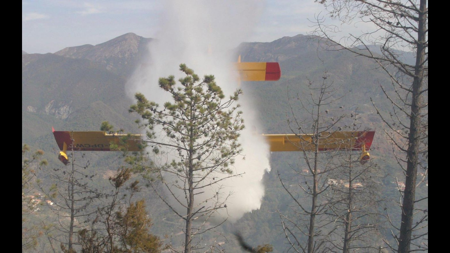 Incendi, in Lazio 36 fronti: province Roma e Latina le più colpite