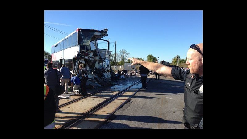 Canada, schianto fra treno e bus a Ottawa: diversi morti, feriti
