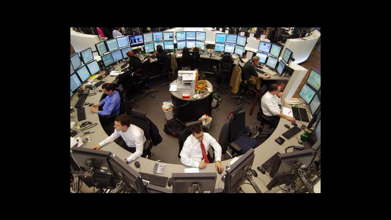 Borsa, Milano apre positiva: Mib +0,51%, spread Btp-Bund a 421 punti