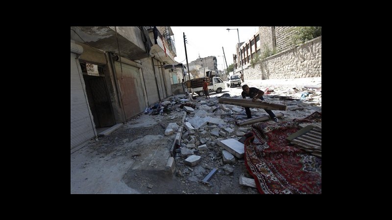 Siria, attivista: 7 uccisi e 70 feriti in bombardamenti a Moadamiyeh