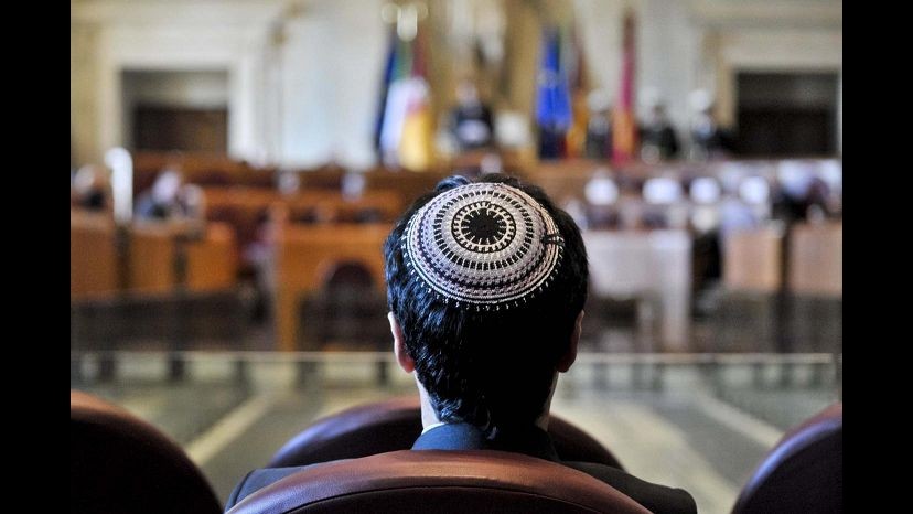 Comunità ebraiche italiane: Anche dopo sepoltura omaggio a Priebke sarebbe affronto intollerabile