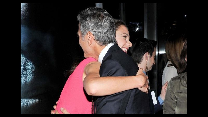 Katie Holmes e George Clooney, è flirt