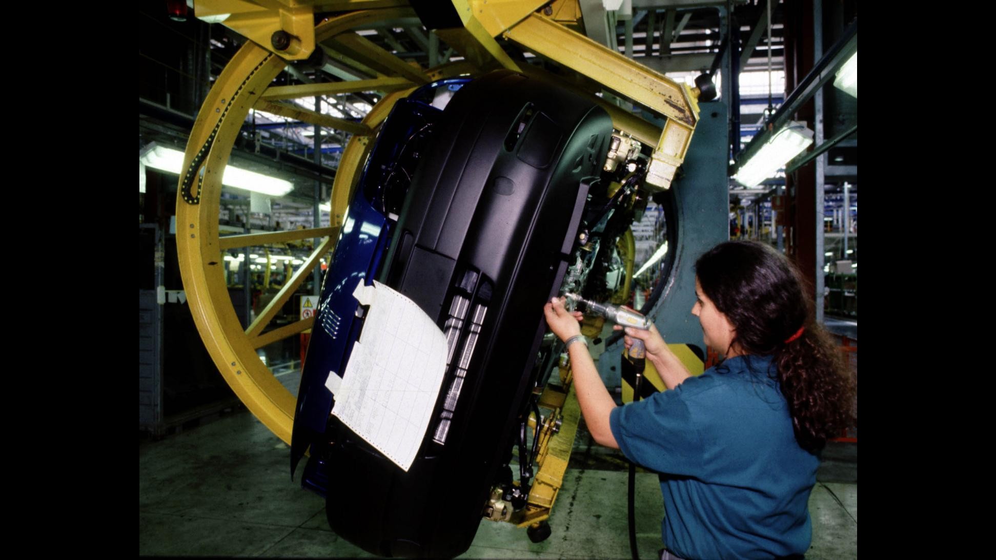 Istat: Crolla produzione industriale a luglio, -7.3% rispetto al 2011