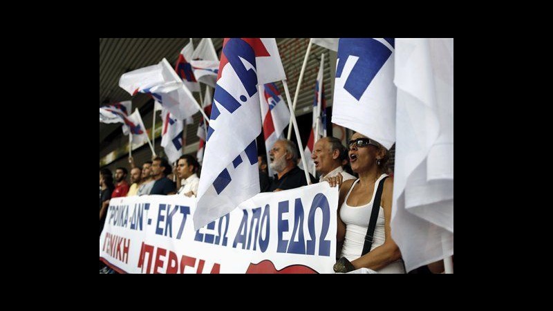 Grecia, Papoulias: Abbiamo pagato abbastanza, Europa deve aiutarci