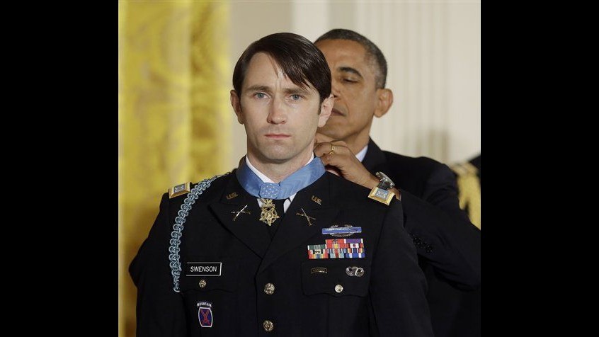Usa, Obama conferisce Medaglia d’onore a veterano guerra Afghanistan