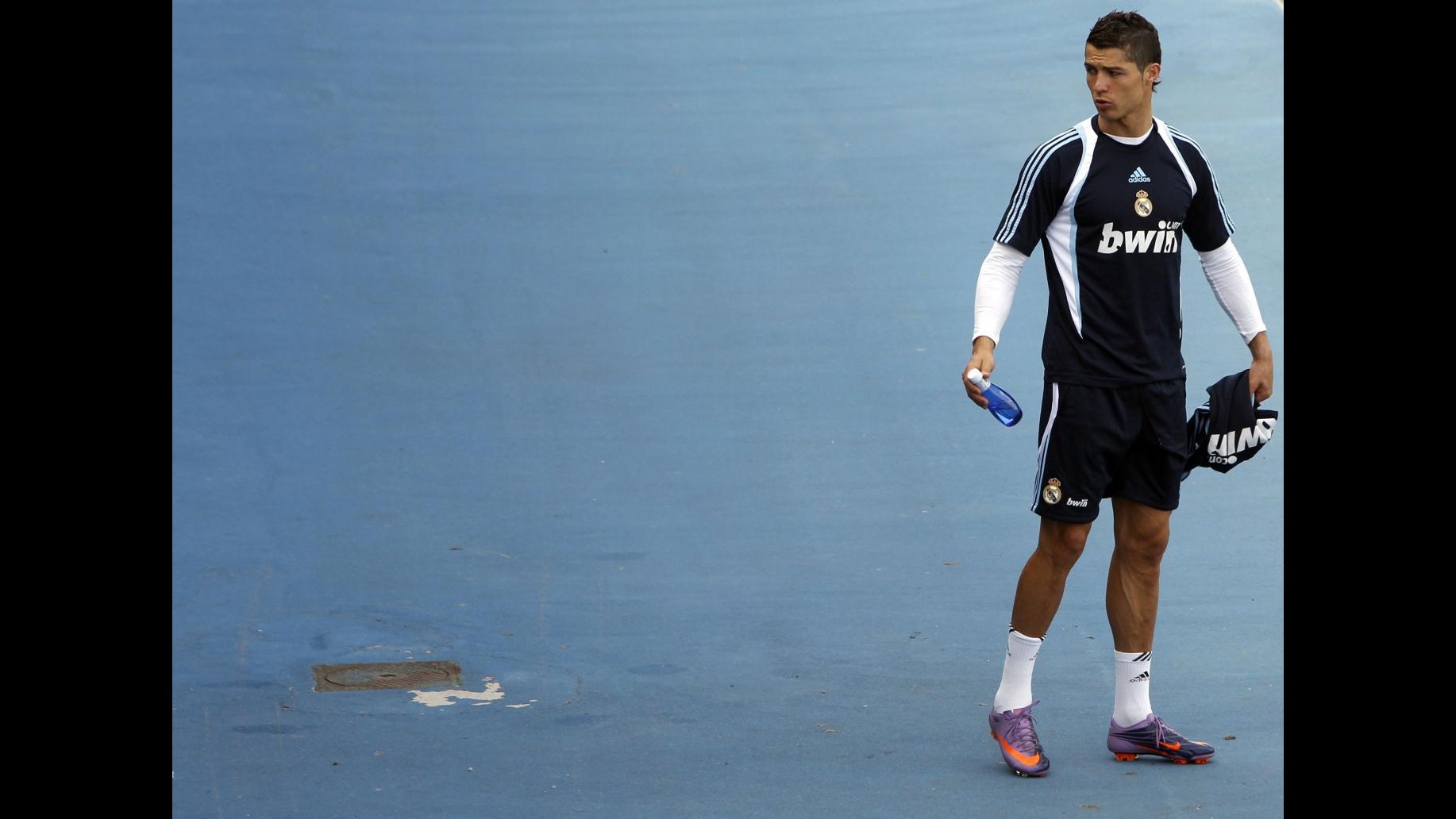 Calcio, stampa spagnola: Real Madrid dice sì a richieste Ronaldo