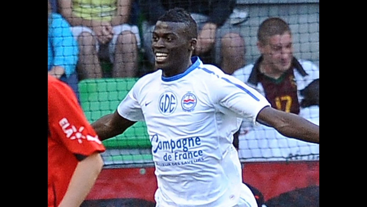 Calcio, Niang dopo multa chiede scusa al Milan e ai tifosi su Twitter