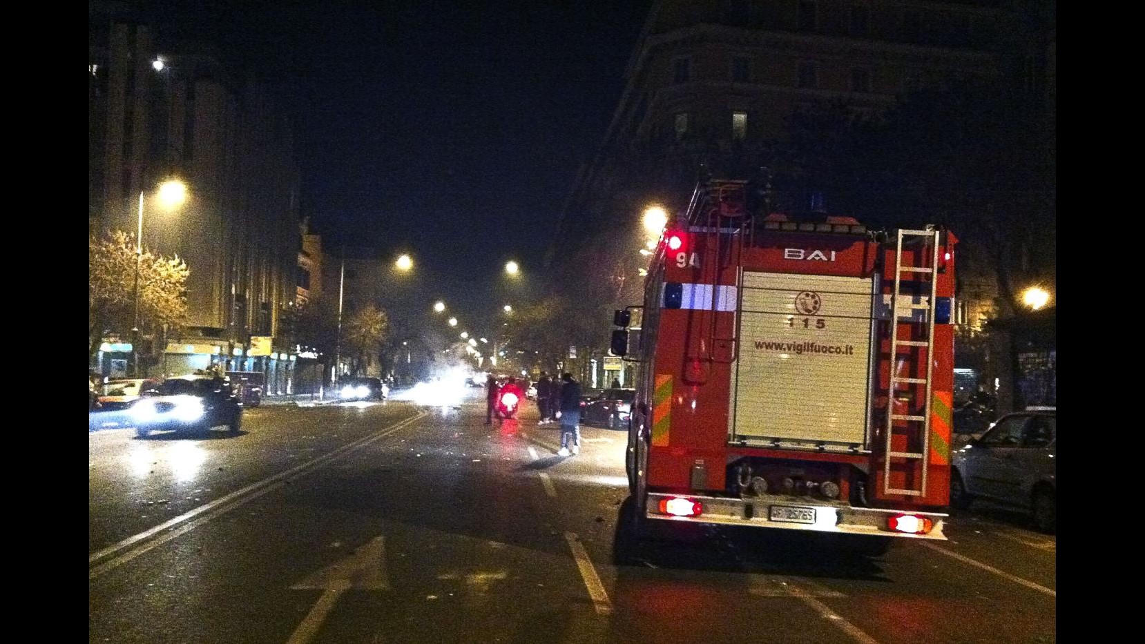 Roma, in fiamme asilo nido occupato da CasaPound: nessun ferito