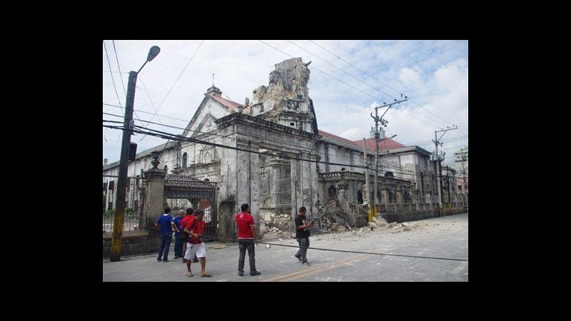 Filippine, terremoto di magnitudo 7.2 su isola Bohol: almeno 32 morti