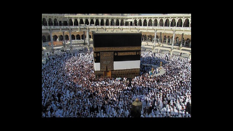 Al via pellegrinaggio La Mecca: 2 milioni per Hajj con paura nuova Sars