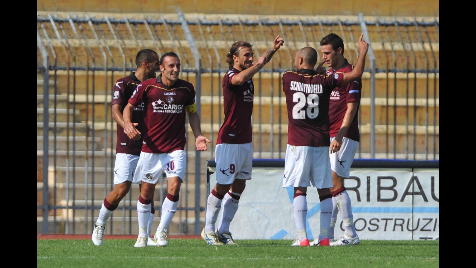 Serie B, Sassuolo e Livorno in testa a punteggio pieno. Vince il Bari