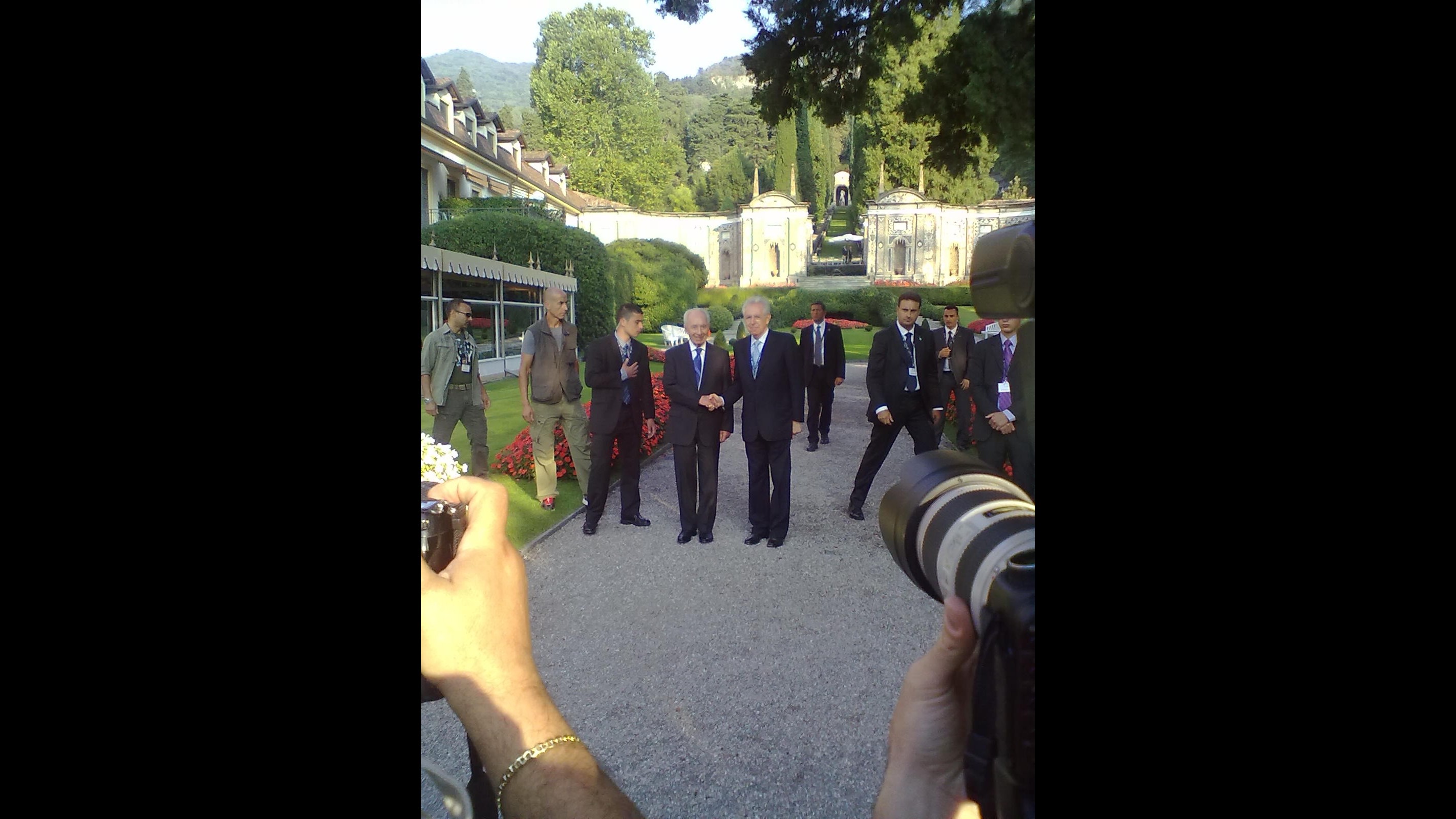 Colazione fra Monti e presidente israeliano Peres a Cernobbio
