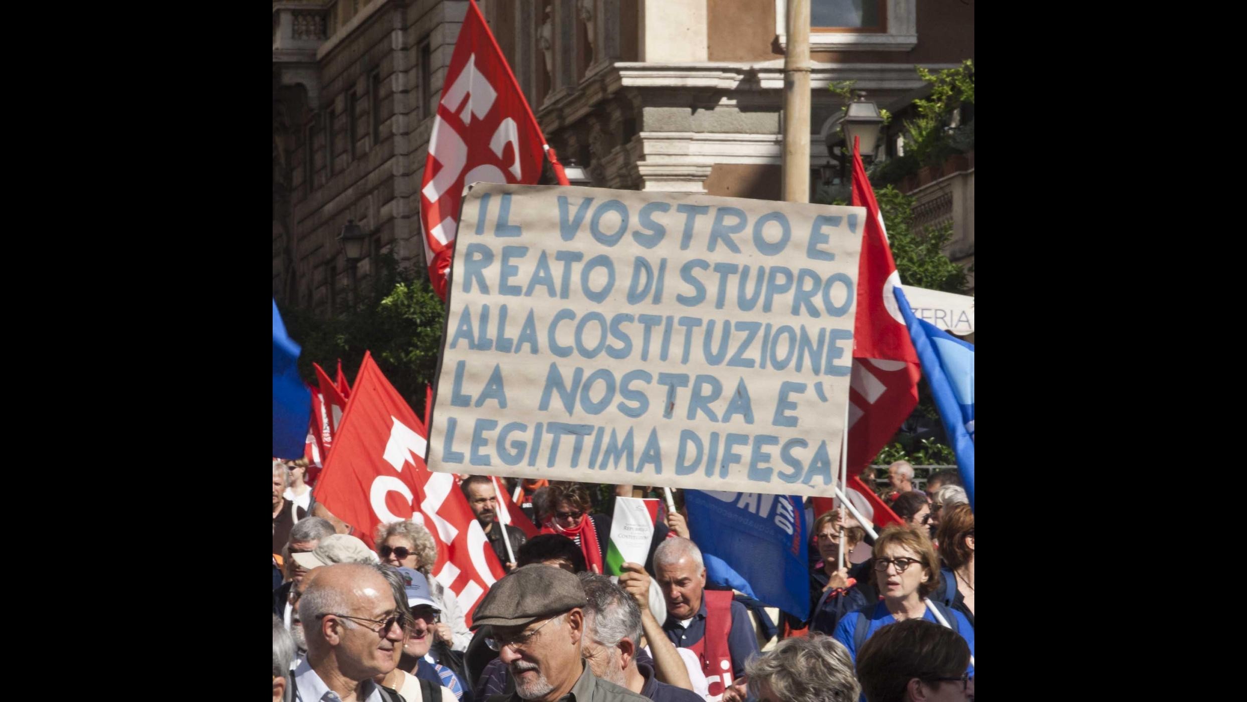 Roma, manifestazione in difesa della Costituzione