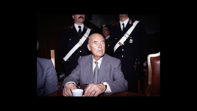 Priebke, governo Argentina: Non accetteremo la salma