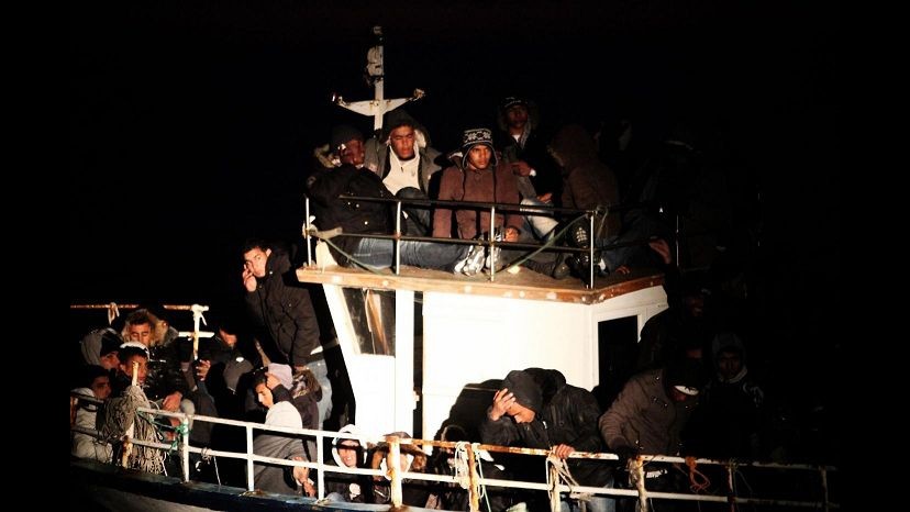 Affonda barcone con 250 migranti a largo Lampedusa: ci sono morti