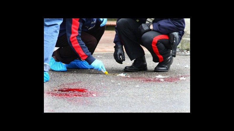 Torino, tragedia familiare a Chivasso: uccide la moglie e si spara