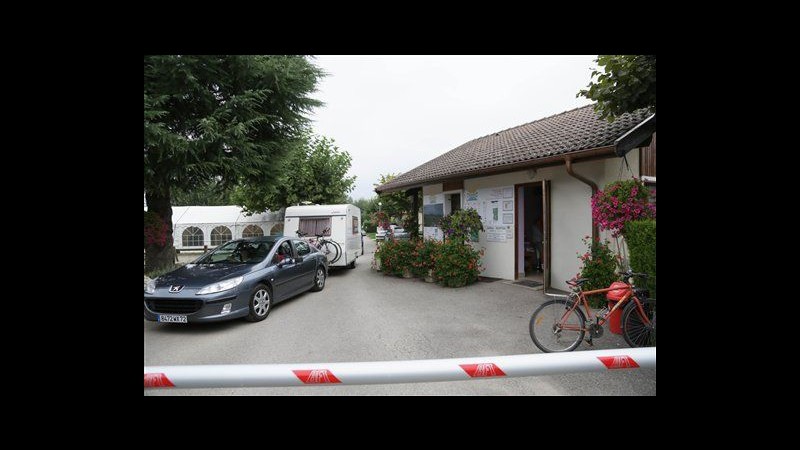 Francia, figlia minore vittime strage torna in Gb,sorella esce da coma