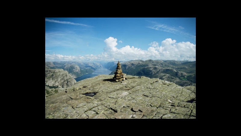 Norvegia, turista spagnolo cade da Preikestolen: muore dopo volo 600m