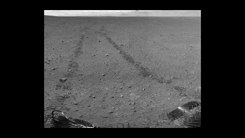 Nasa: Arrivate prime foto delle tracce di Curiosity su Marte