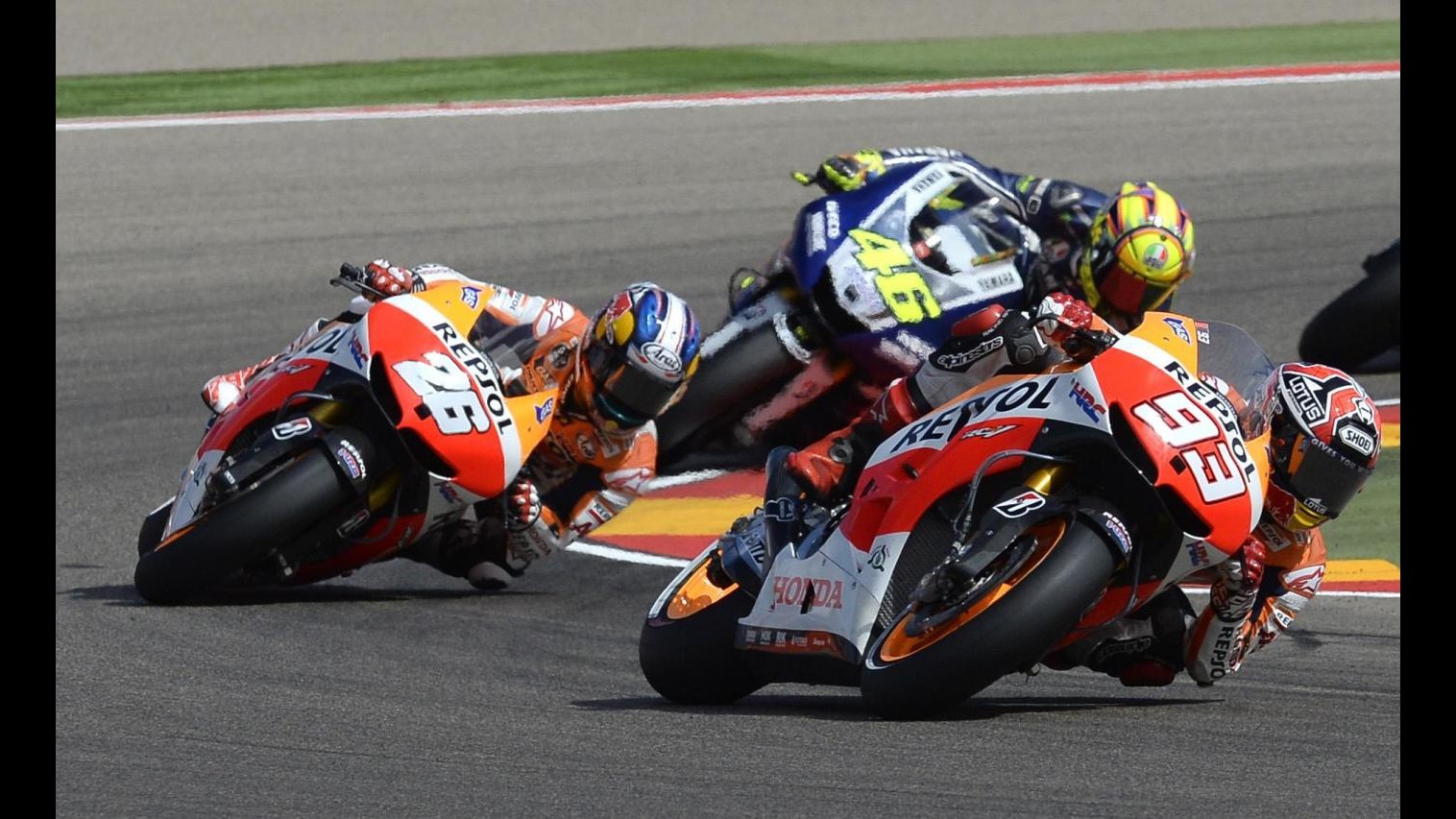 MotoGp, 1 punto penalità a Marquez per incidente con Pedrosa ad Aragon